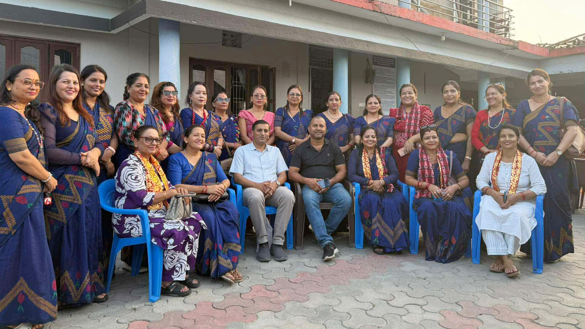 बालगृहका बालबालिकासँग उद्यमशील महिलाले मनाए दसैँ